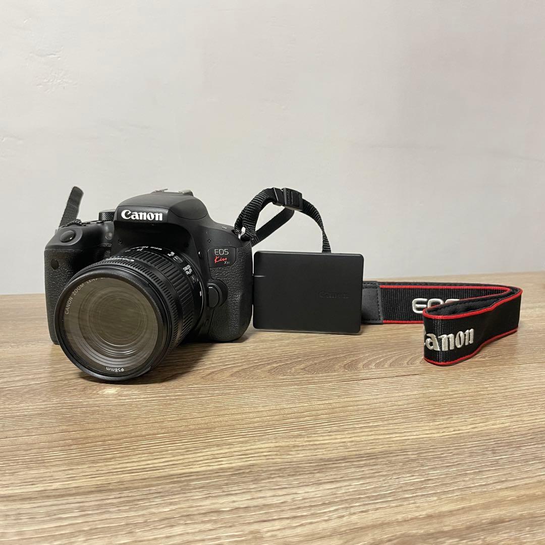 Canon EOS Kiss X9iダブルズームキット（望遠レンズジャンク付き）