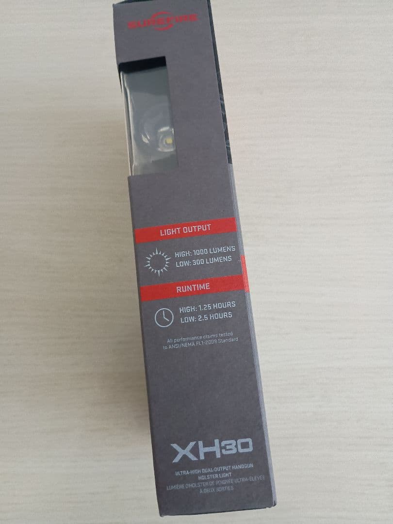 実物 Surefire XH30 1000ルーメン LEDライト