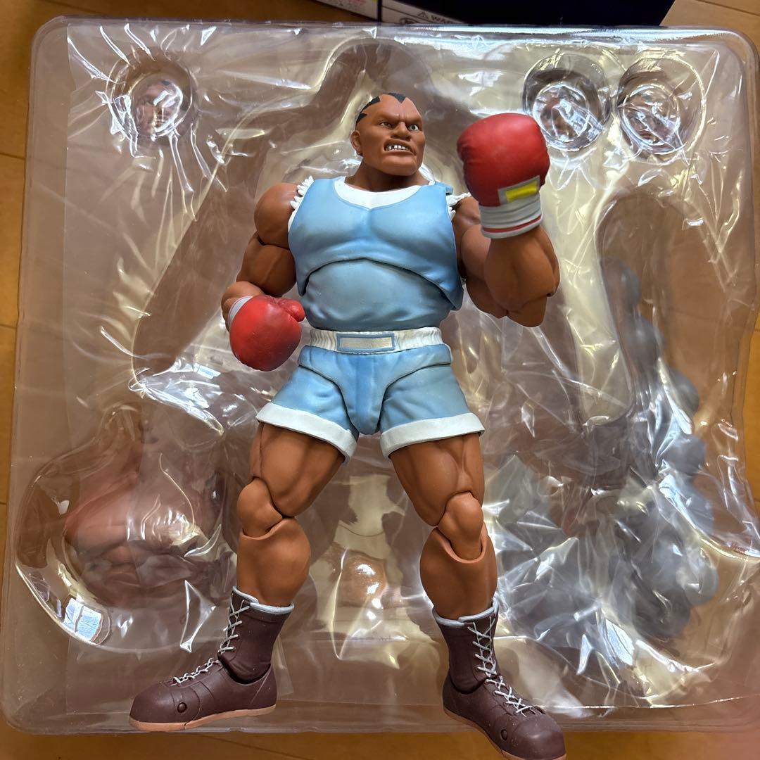 ストームコレクティブルズ　ストリートファイター II バイソン　フィギュア
