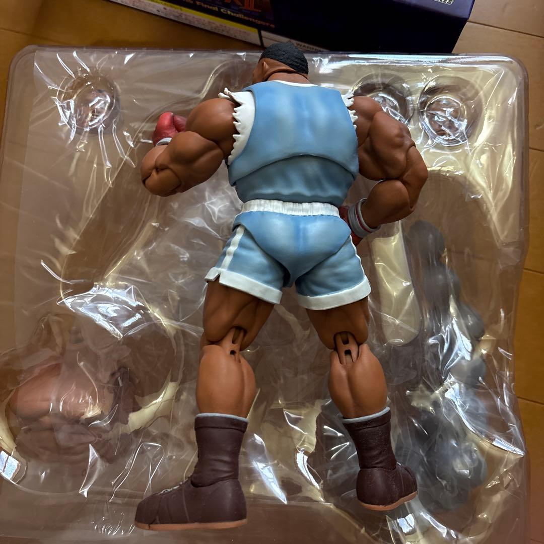 ストームコレクティブルズ　ストリートファイター II バイソン　フィギュア