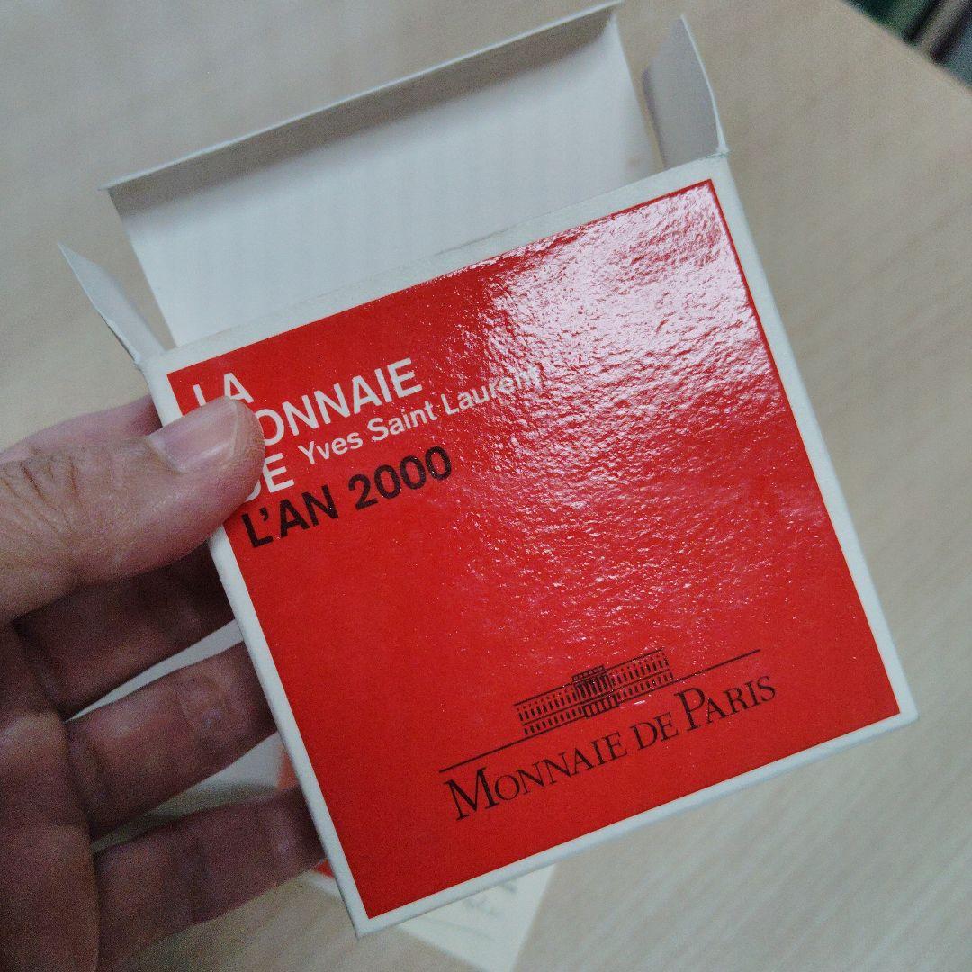 La Monnaie de l'an 2000 イヴ・サンローラン 2000年