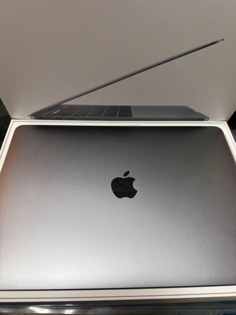 MacBook本体 MacBook Pro 13inch 2018 8GB SSD512GB