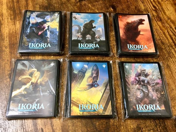 マジックザギャザリング：BOX限定ゴジライラストスリーブ