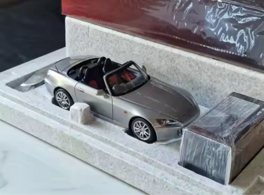 ホンダ S2000 1/18 スケールモデル