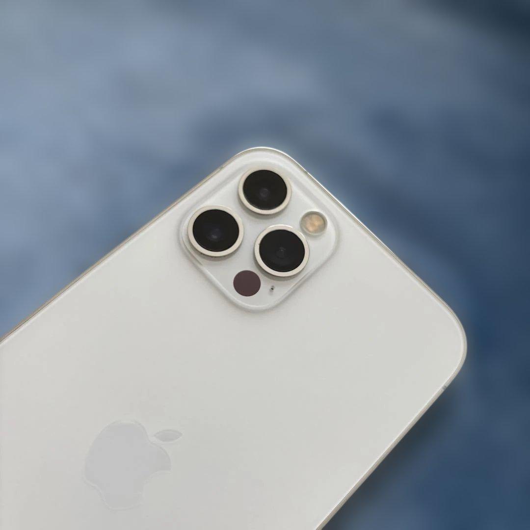 Apple iPhone 12 Pro シルバー　本体　256GB