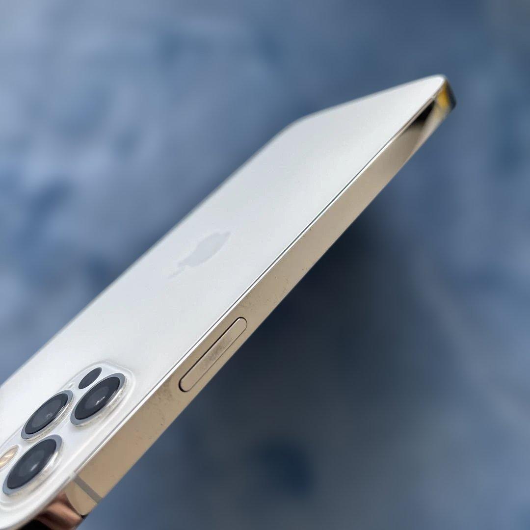 Apple iPhone 12 Pro シルバー　本体　256GB