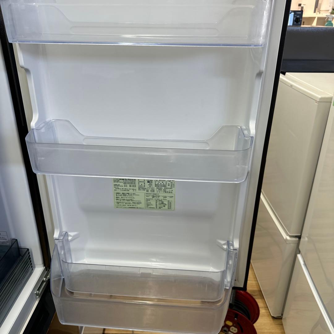 自社配送設置無料　シャープ大容量　310L 冷蔵庫　高年式　2022年