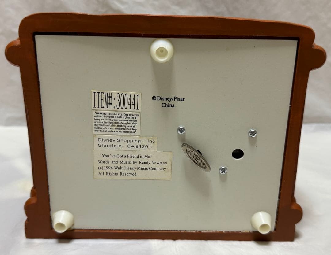 トイストーリー ベッド型 オルゴール付きスノーグローブ