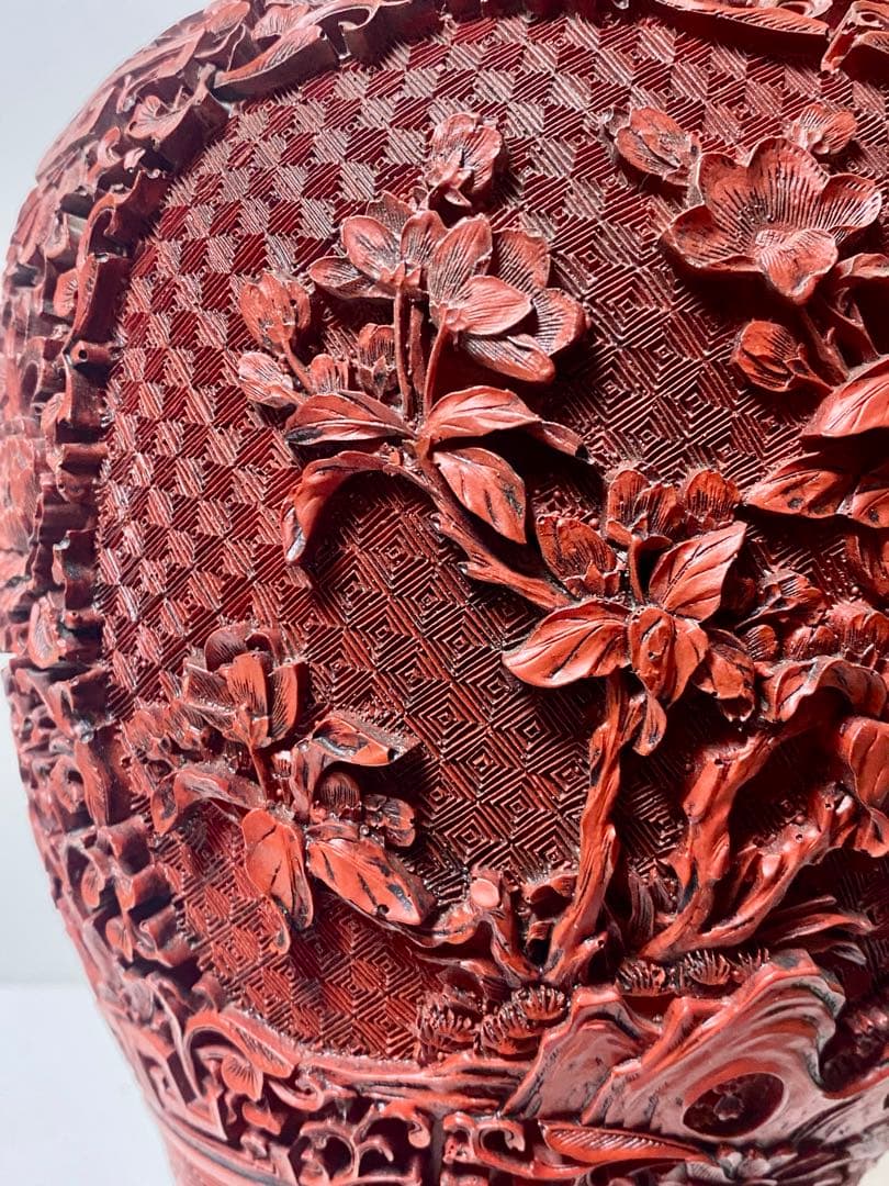 赤色彫刻装飾花瓶 中国古美術 壺　花瓶　中国堆朱　アンティーク