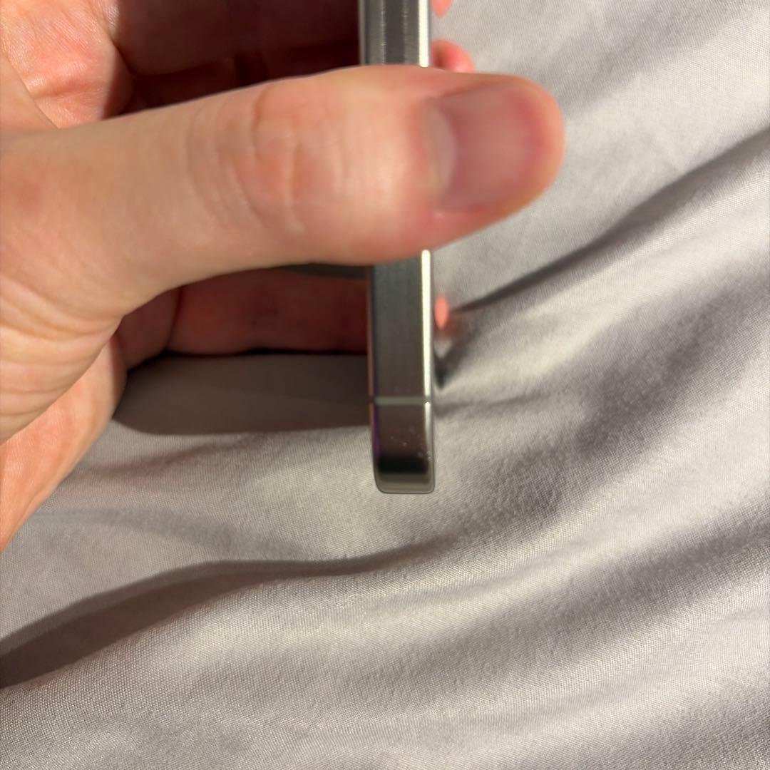 【完品】Apple iPhone 15 Pro 256GB ナチュラルチタニウム