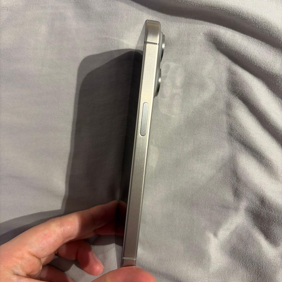 【完品】Apple iPhone 15 Pro 256GB ナチュラルチタニウム