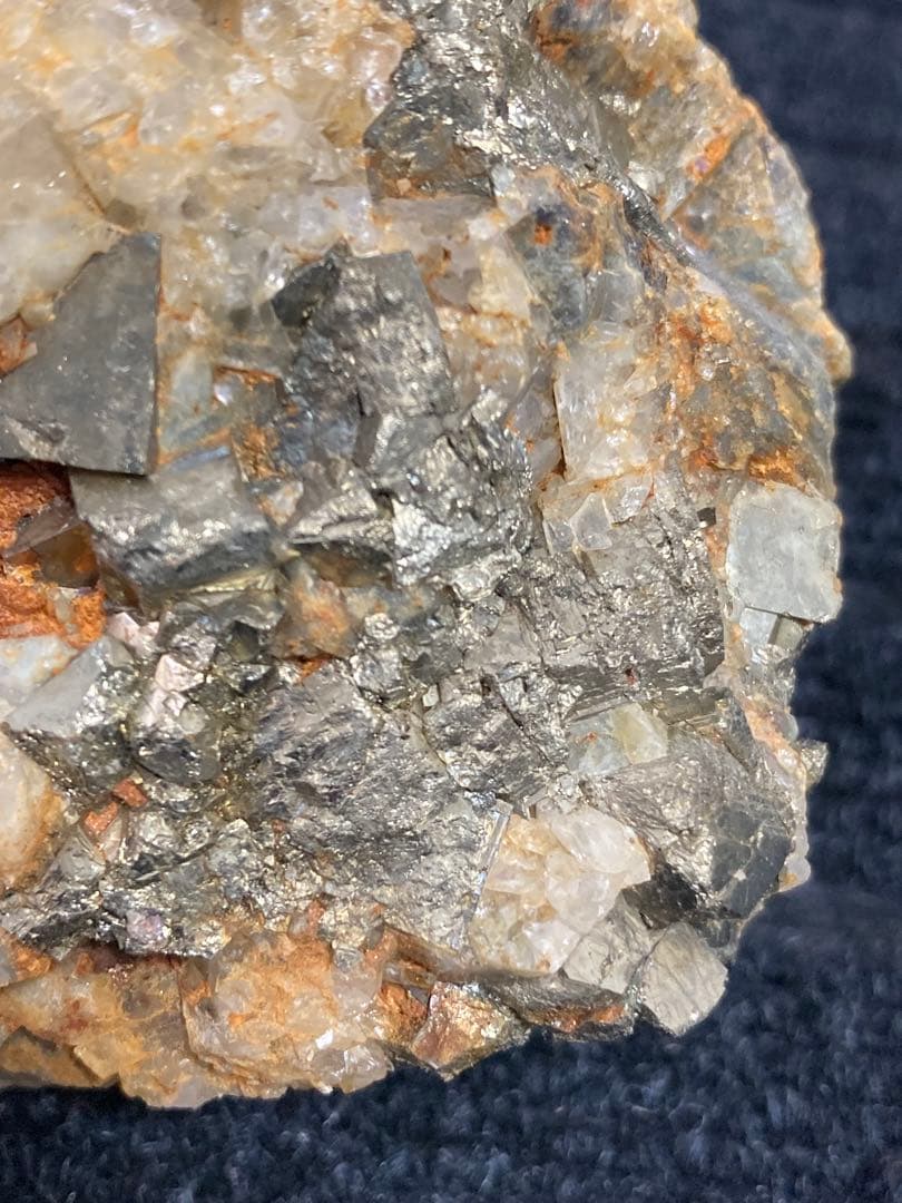 金鉱石　鉱物標本　鉱石