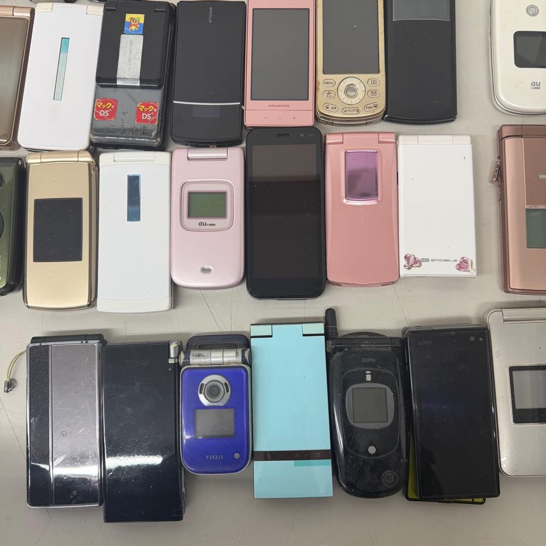 ガラケー　110個まとめ売り　ジャンク品　折りたたみ式携帯電話セット