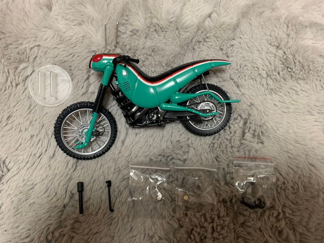 【未開封】フィギュアーツ真骨彫と組合せ可！仮面ライダーブラックバトルホッパー模型