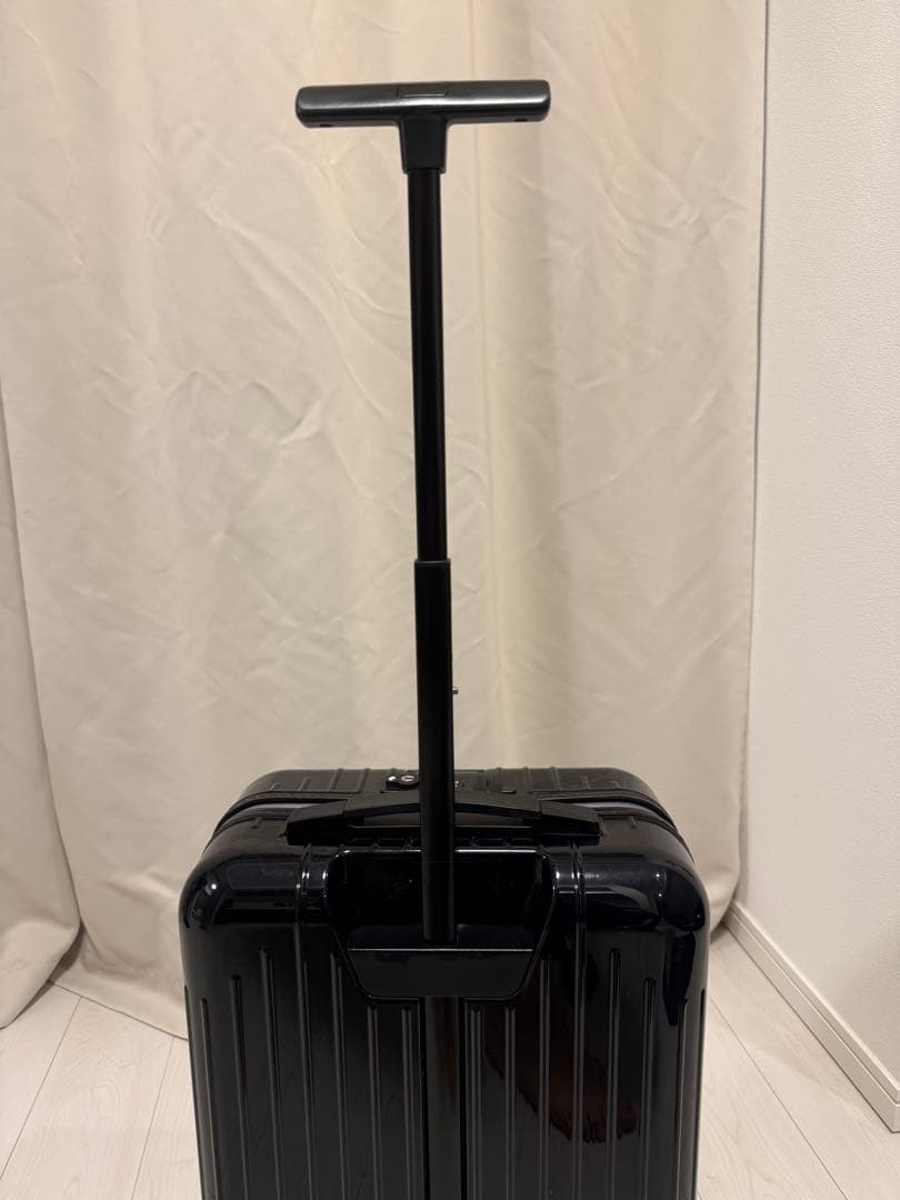 れい　 RIMOWA エッセンシャル　キャリーケース　31L ブラック