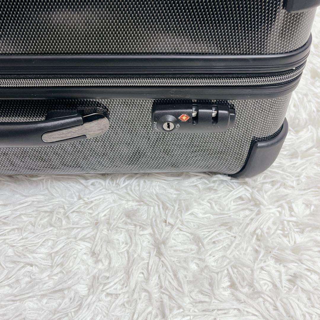 希少　テットオム　スーツケース　キャリーケース　ブラック（カーボン）