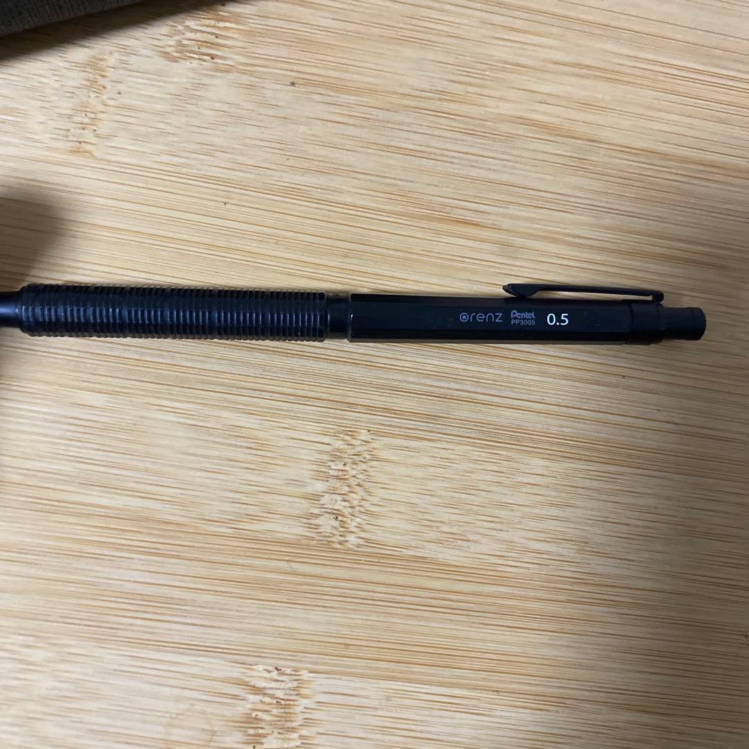 シャーペン5本　 筆箱、2本おまけ付き