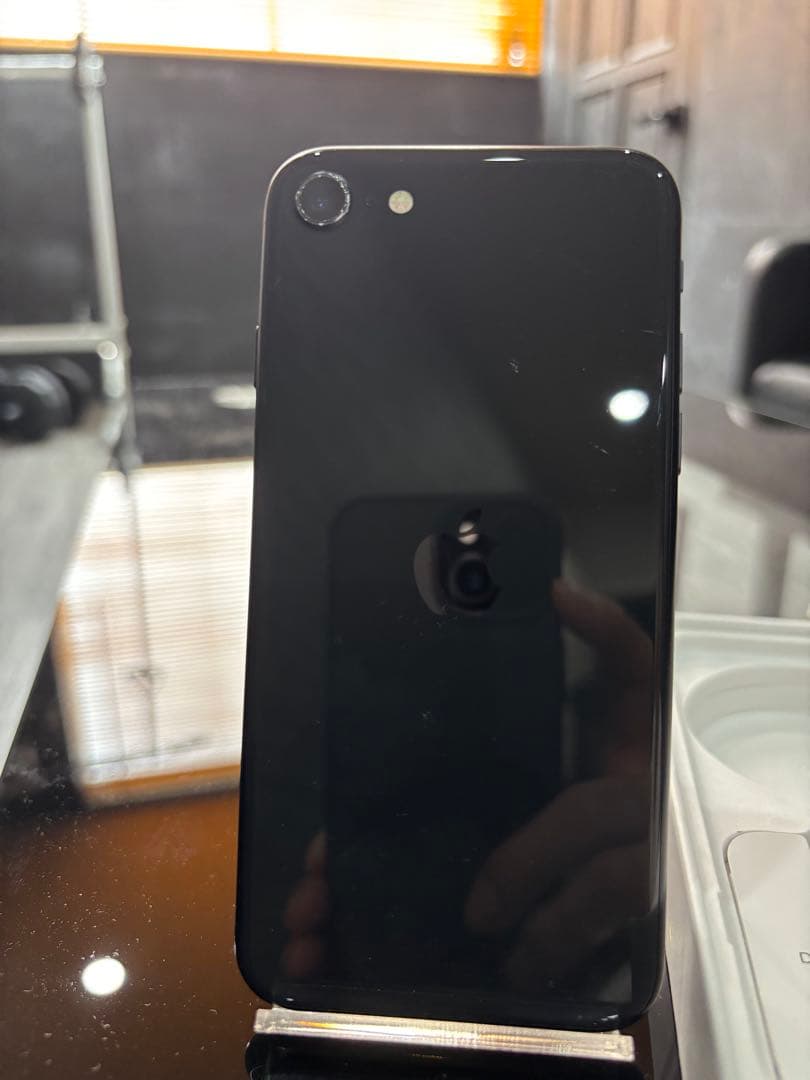 【美品】Apple iPhone SE2 第二世代ブラック 本体