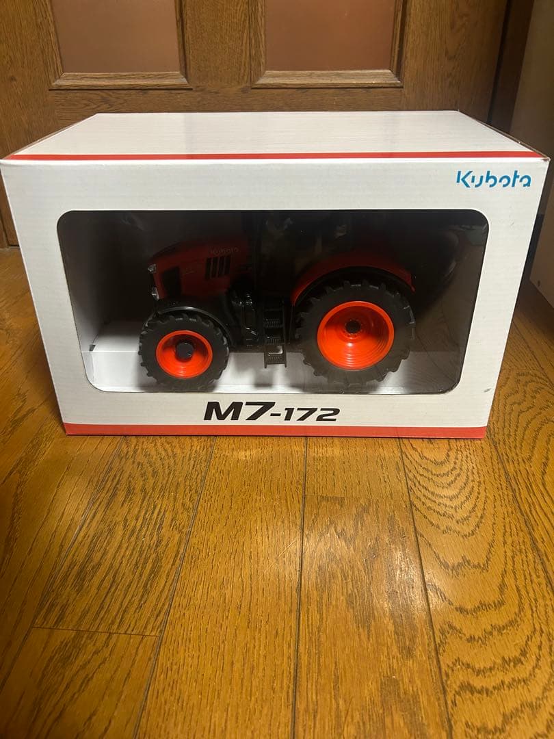 Kubota M7-172 トラクター模型ミニカー