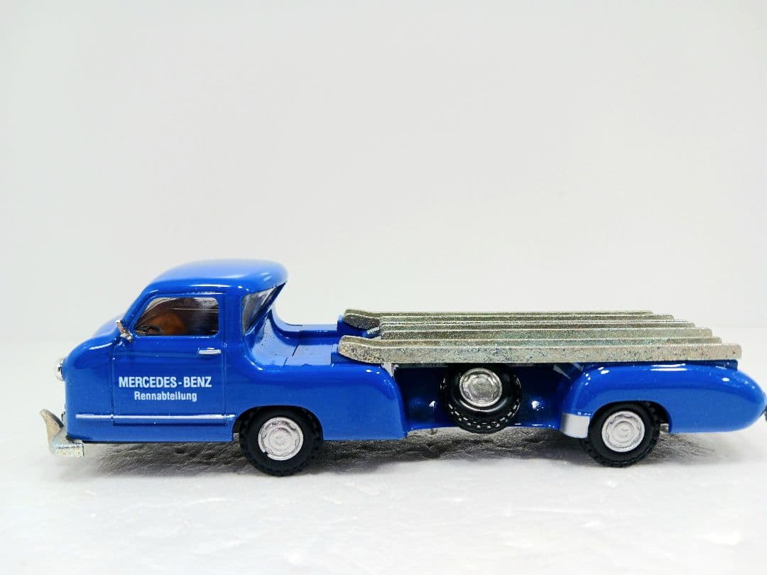 希少 メルセデスベンツ トランスポーター ミニカー