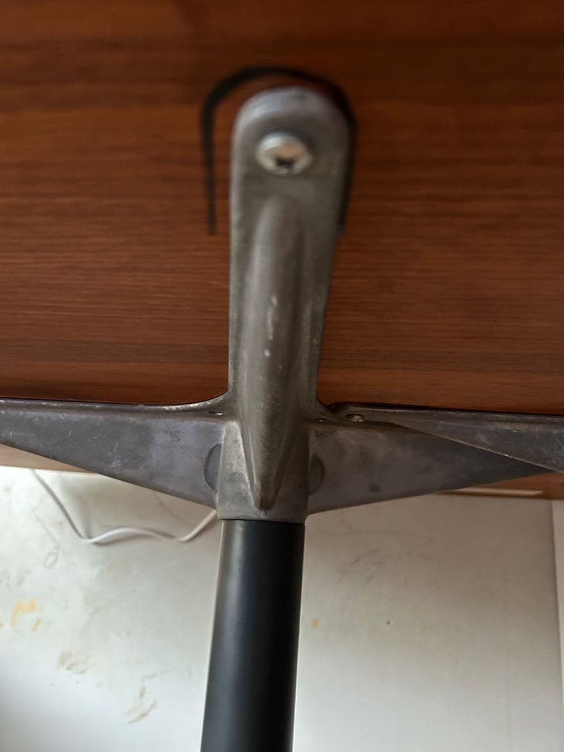 （値下げ）【引取限定】ハーマンミラー　イームズ　セグメンテッドベーステーブル