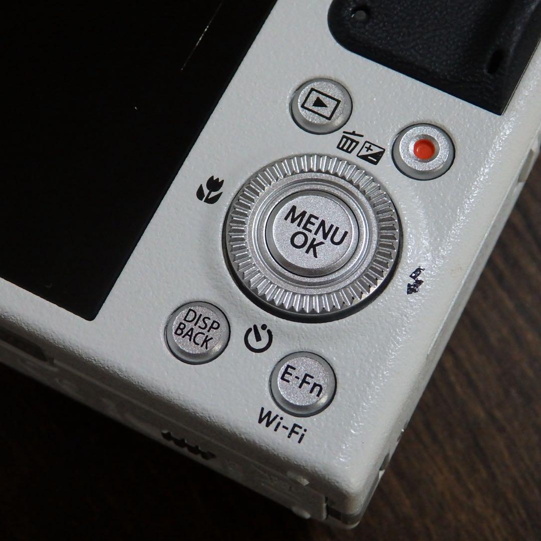 動作確認済　FUJI FILM XQ2 ホワイト 富士フイルム