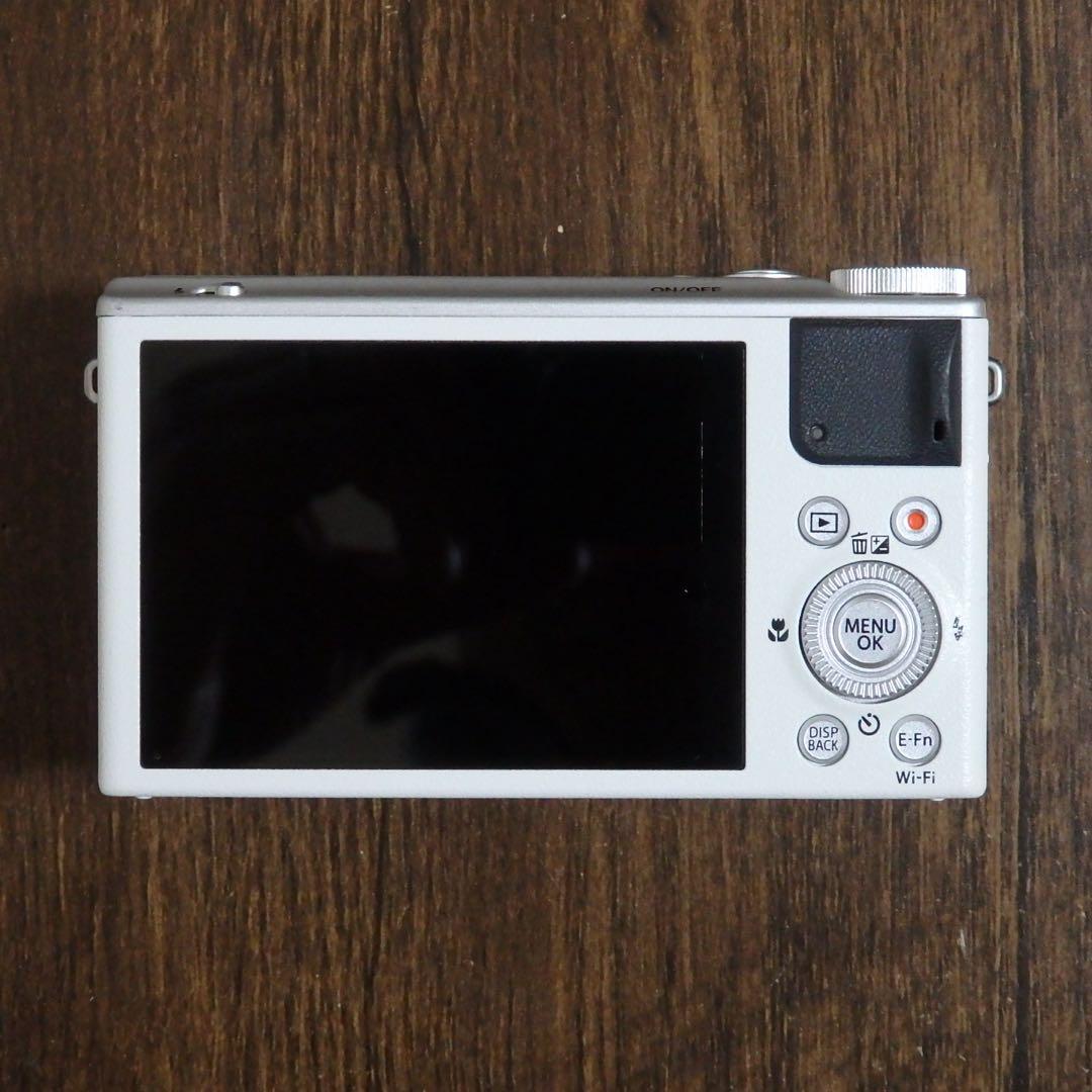 動作確認済　FUJI FILM XQ2 ホワイト 富士フイルム