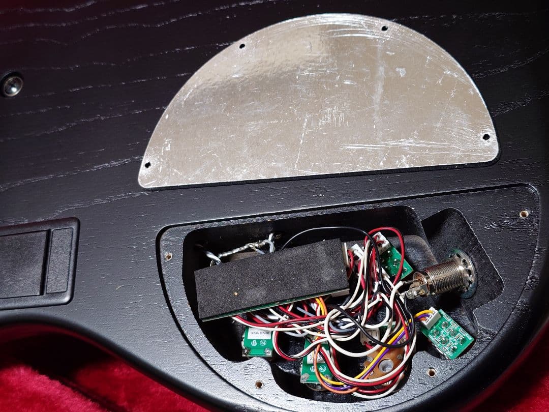 Ibanez Prestige SRMS5-WK　重量3.8kg　5弦ベース