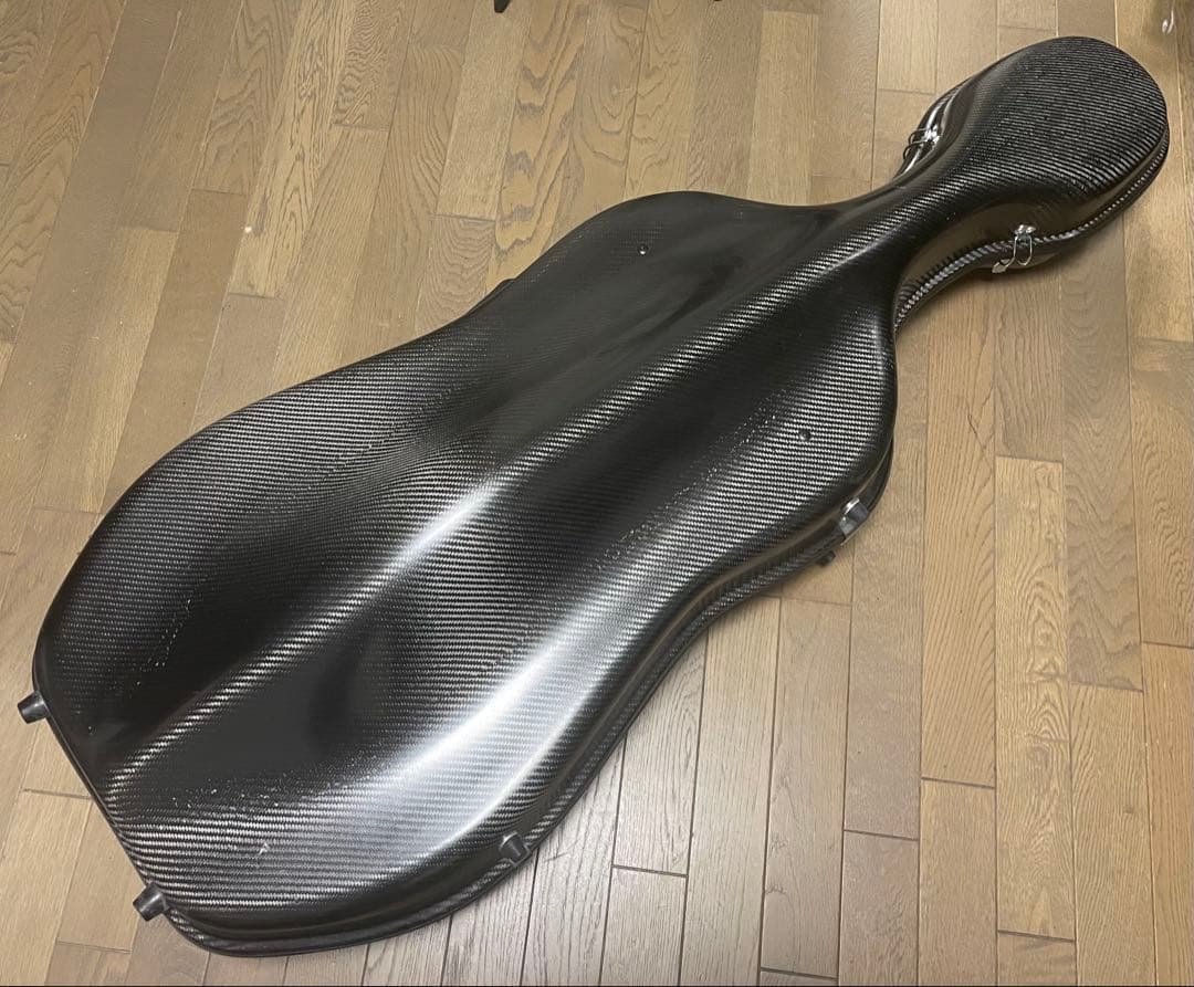 伝統と信頼のドイツGEWA製カーボンチェロケース。