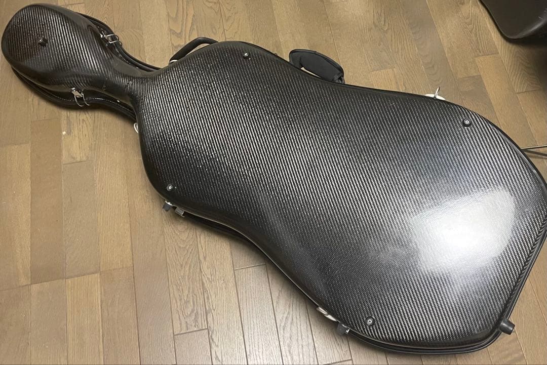伝統と信頼のドイツGEWA製カーボンチェロケース。