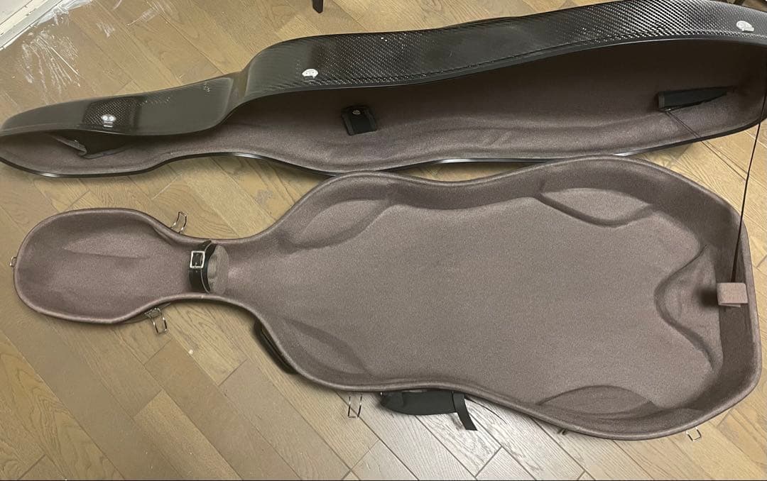 伝統と信頼のドイツGEWA製カーボンチェロケース。