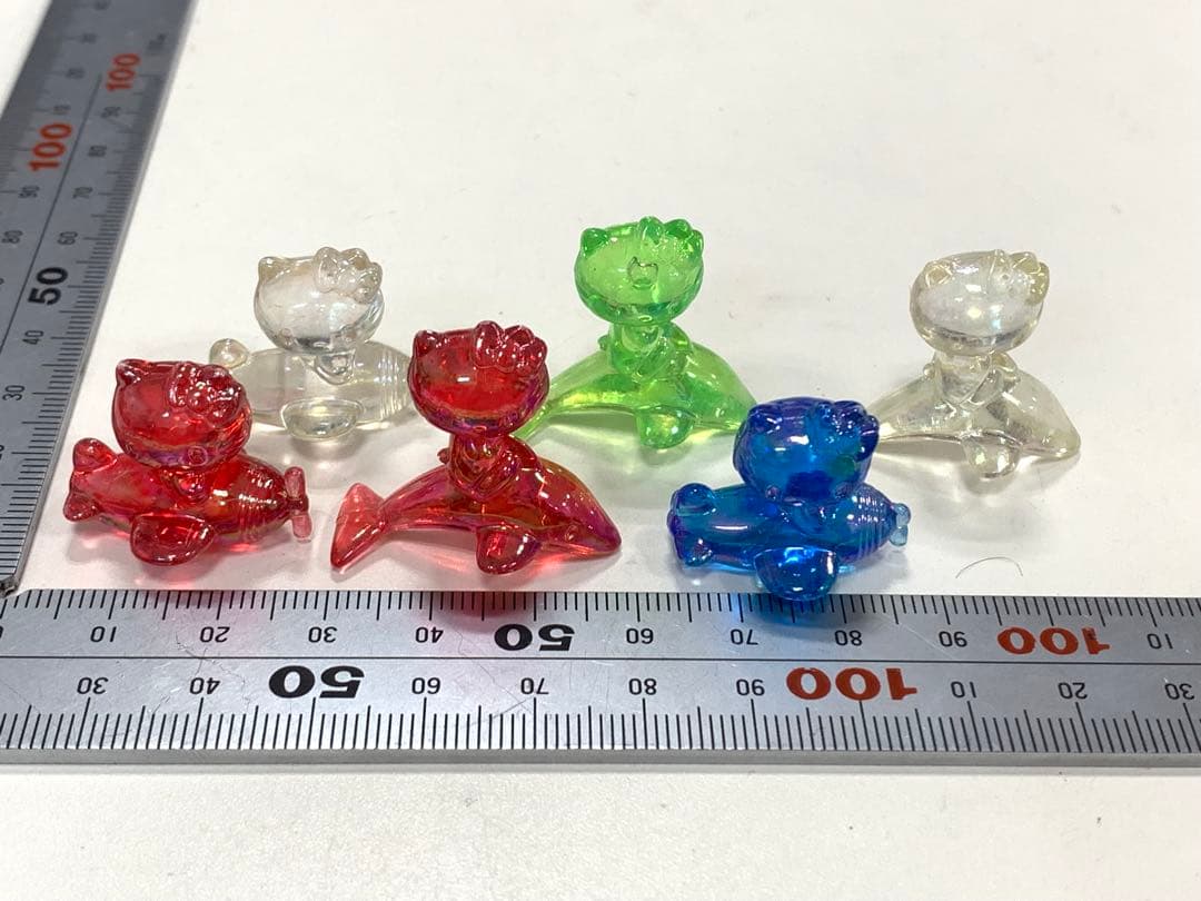 サンリオハローキティ　アクリルフィギュア　透明　ストラップ