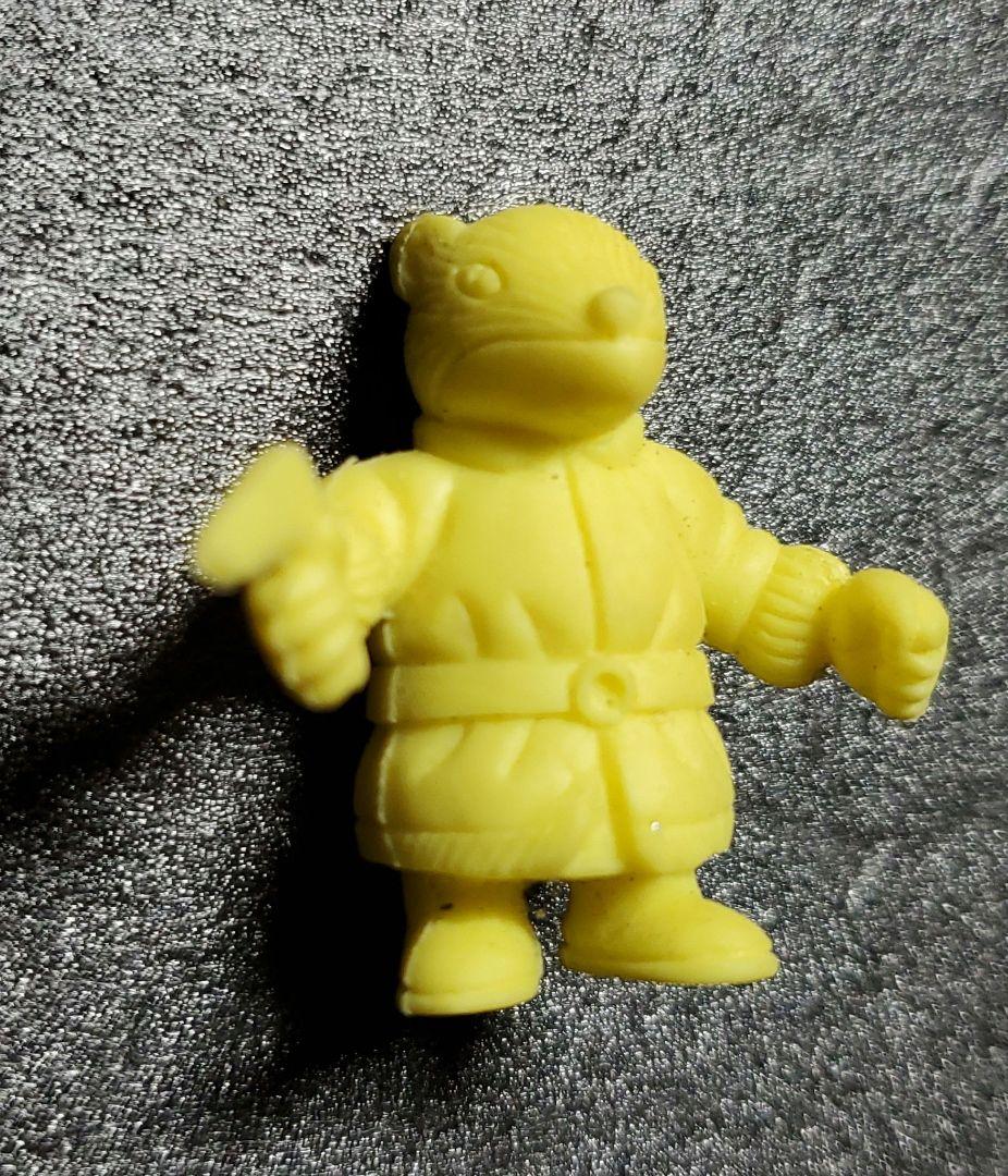 ゼルダの伝説　ゴーリア　任天堂　消しゴム　黄色　１体