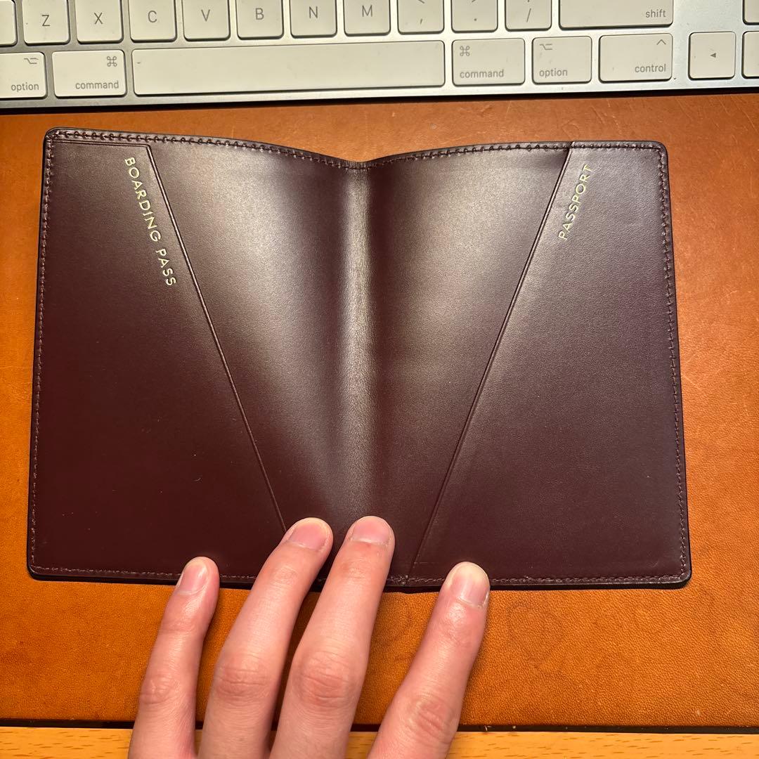 SMYTHSON 紺色パスポートケース
