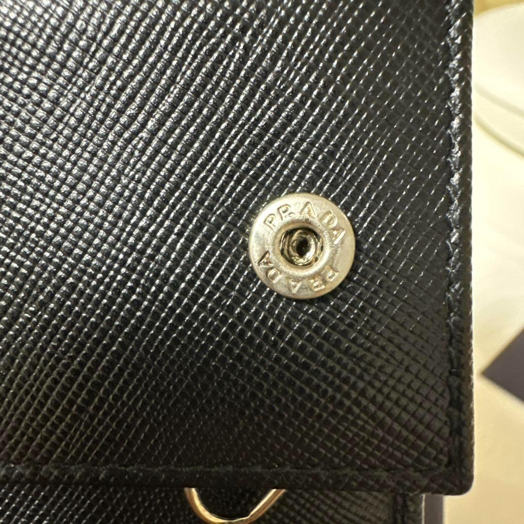 極美品✨プラダ✨6連キーケース✨三角ロゴ刻印✨サフィアーノレザー✨黒✨男女兼用