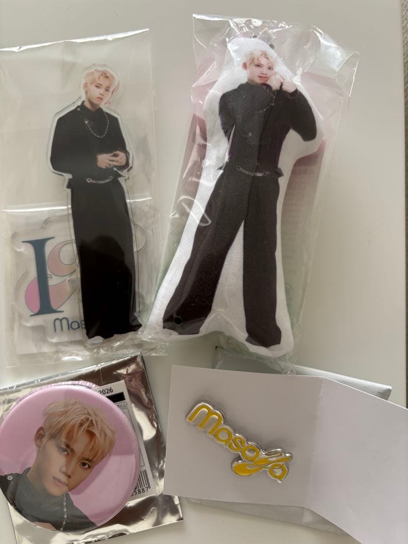 m*様 INI POPUP 木村柾哉　7000円トレカ他　バッジ　キーホルダー