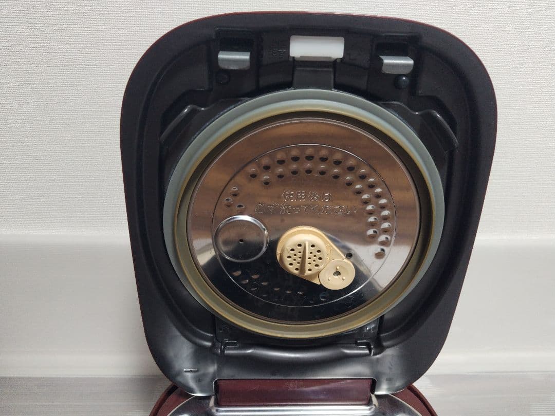 東芝　真空圧力IH炊飯器(保温釜)　5.5合