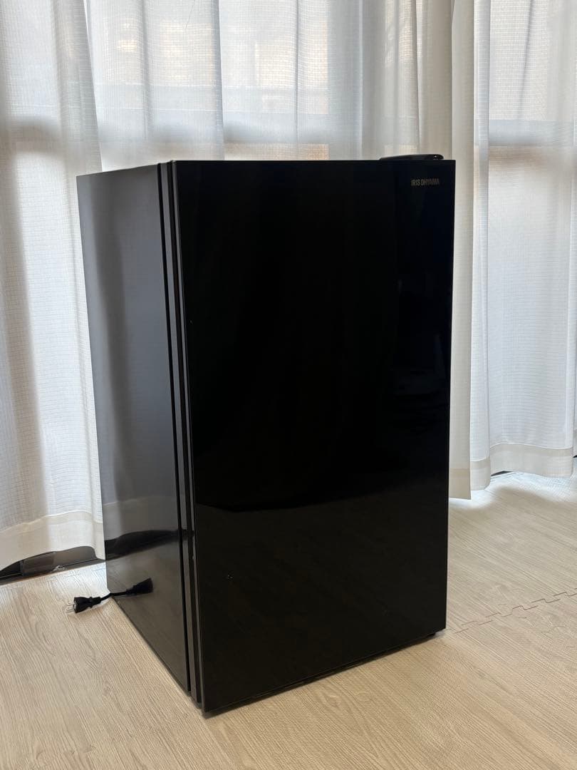 小型冷凍庫 60L ブラックガラス扉
