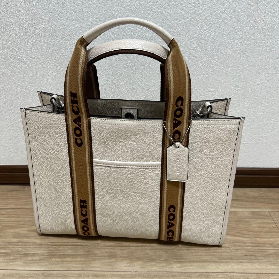 コーチ　ショルダーバッグ　ハンドバッグ　A4収納可