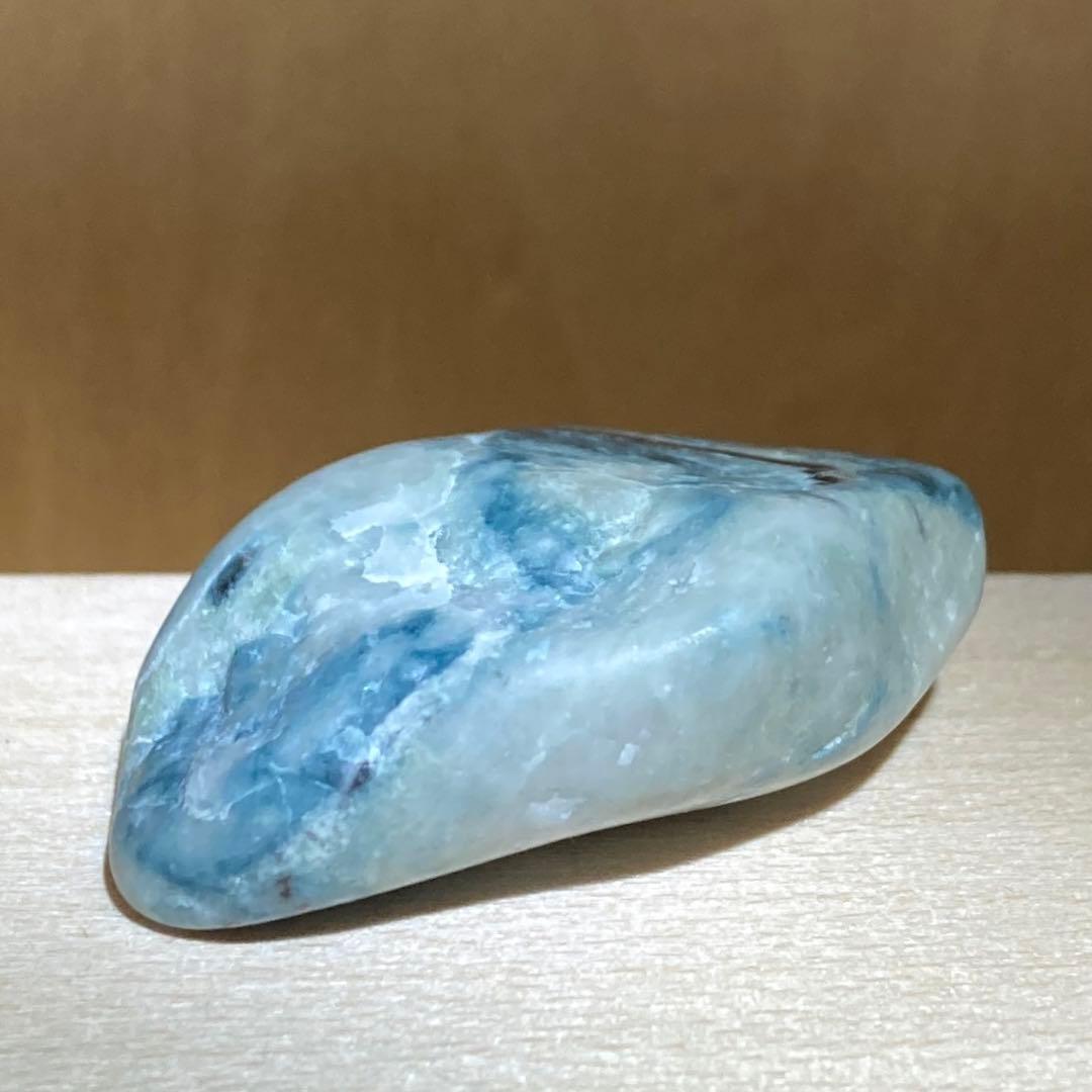 【超貴重石】糸魚川翡翠　横川　黒入り 断層 青翡翠　原石　9.7ｇ