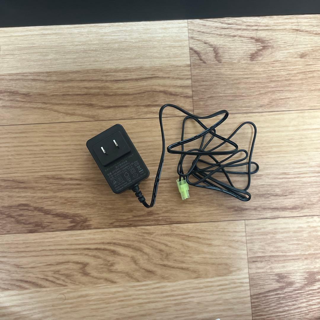 【値下げ！】P-90+ プラス　電動ガン バッテリー　充電器　300連マガジン