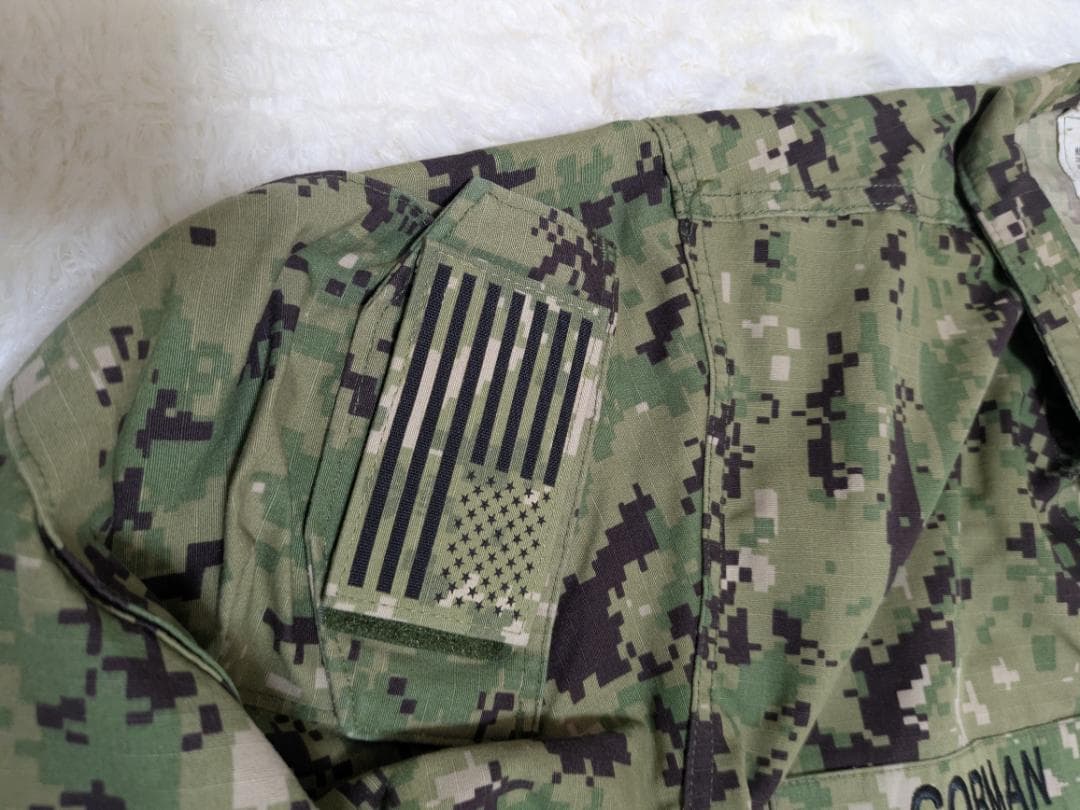 【美品】US NAVY アメリカ海軍 戦闘服 ジャケット 階級章ワッペン付き