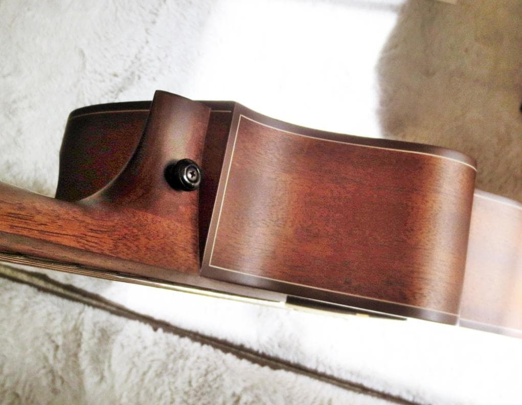 軽量で弾きやすいエレアコのマレーシア発ブランド\"エル・ルシアー\"