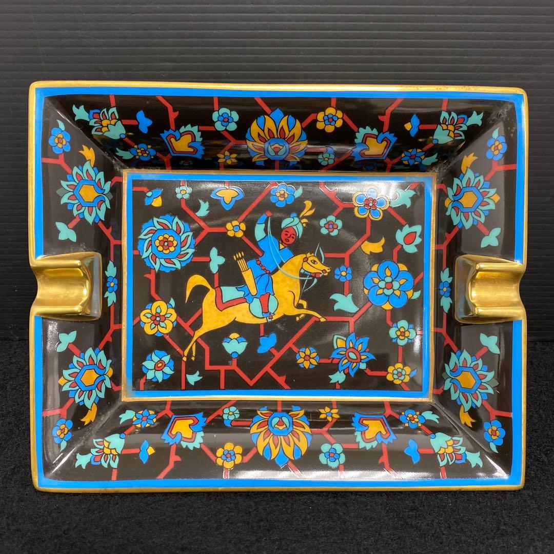 エルメス　金彩　黒地馬アッシュトレイ　トヒオ　東里7-1210☆1F