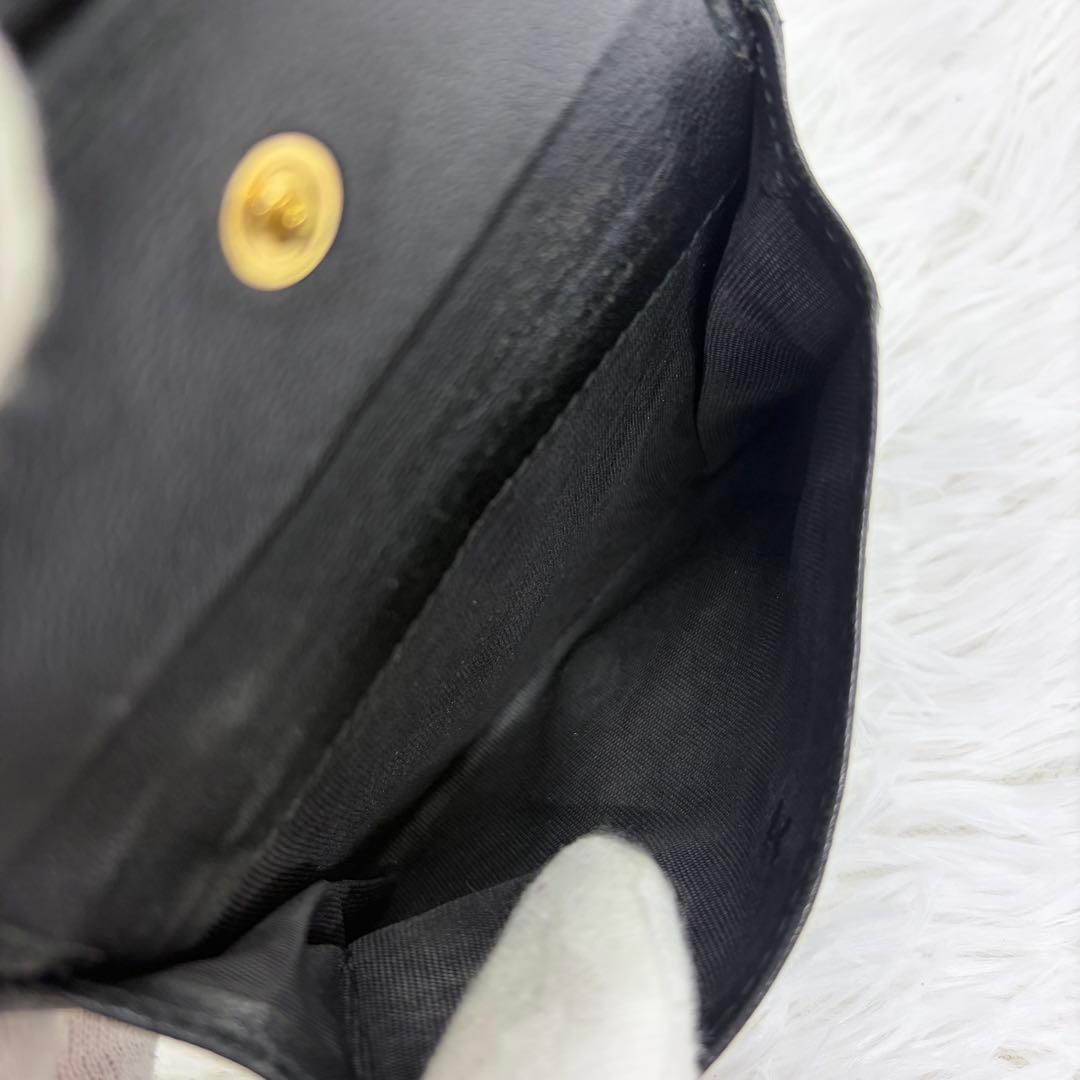 希少/美品✨プラダ 二つ折り財布 キルティング 三角ロゴ レザー 黒