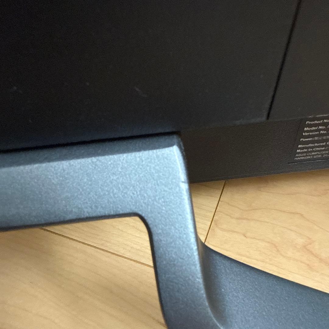 ASUS VA32UQ 4K 31.5インチモニタ