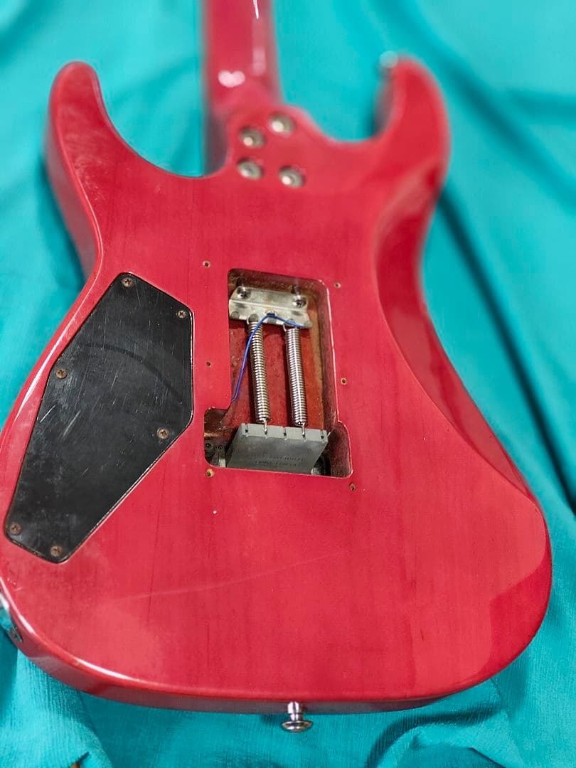 Grass Rootsフロイトローズ ブリッジモデル エレキギター レッド