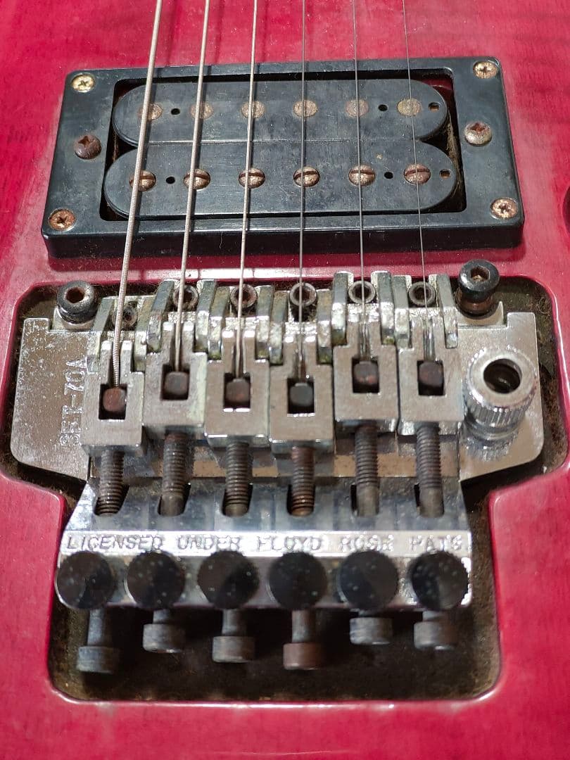 Grass Rootsフロイトローズ ブリッジモデル エレキギター レッド