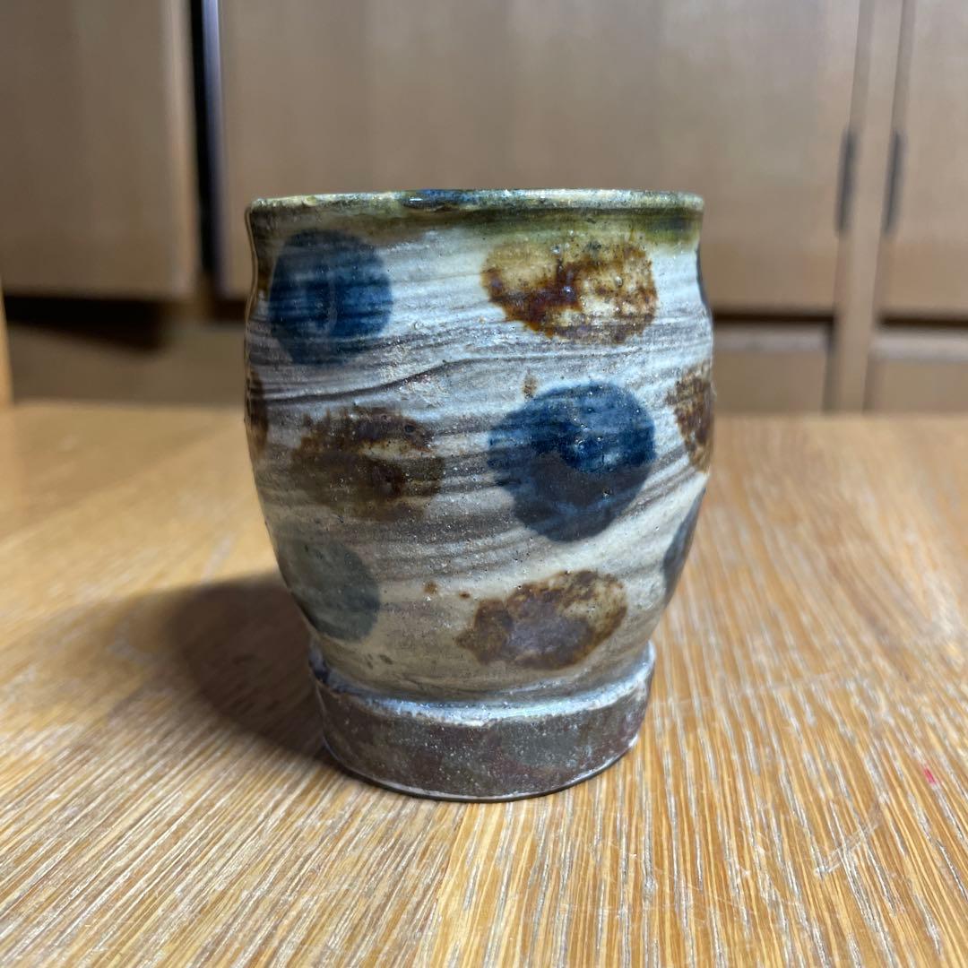 琉球　壷屋焼　金城次郎　刷毛目水玉模様ぐい呑み　箱なし