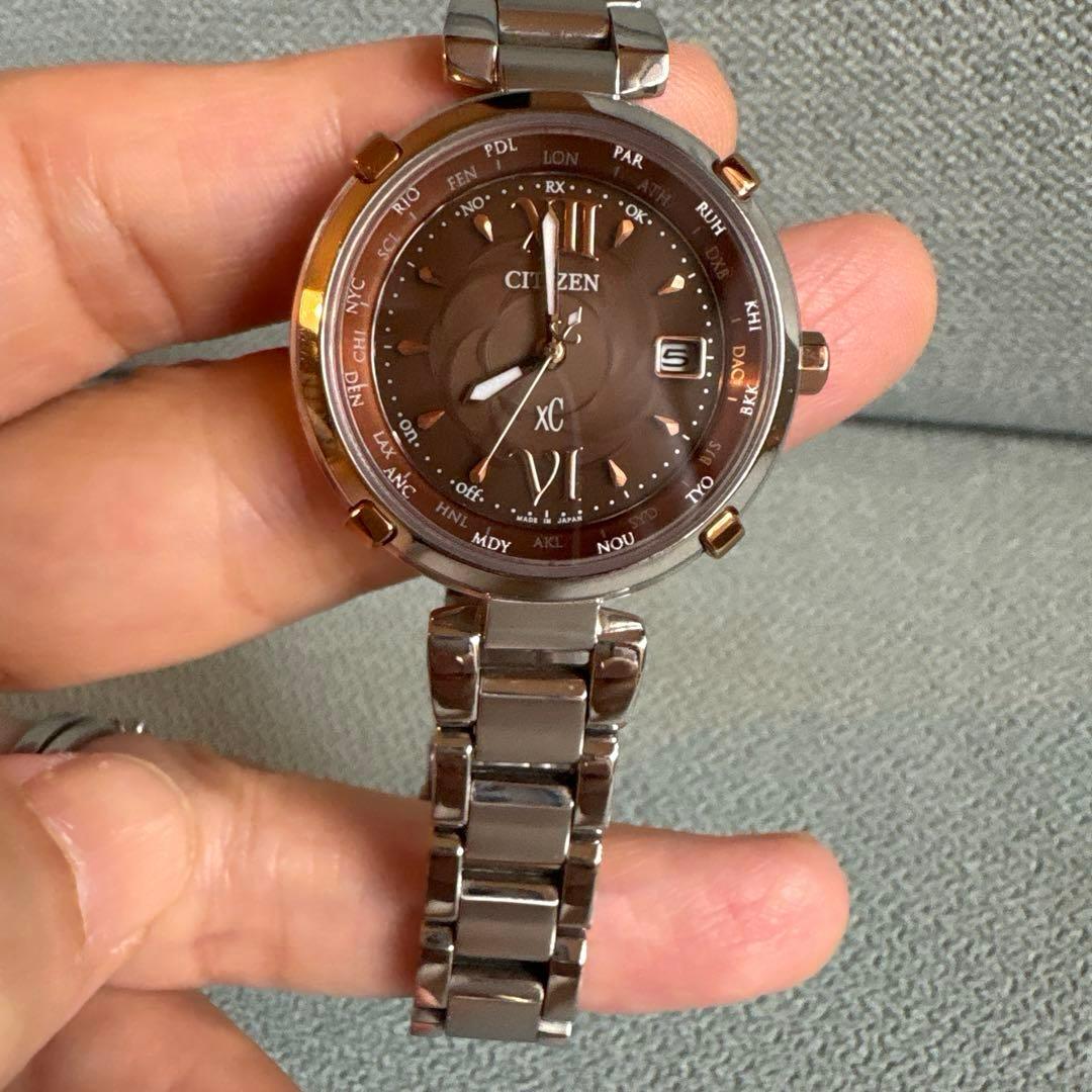 うさぴょん様　綺麗クロスシー　電波時計　ソーラー　レディース